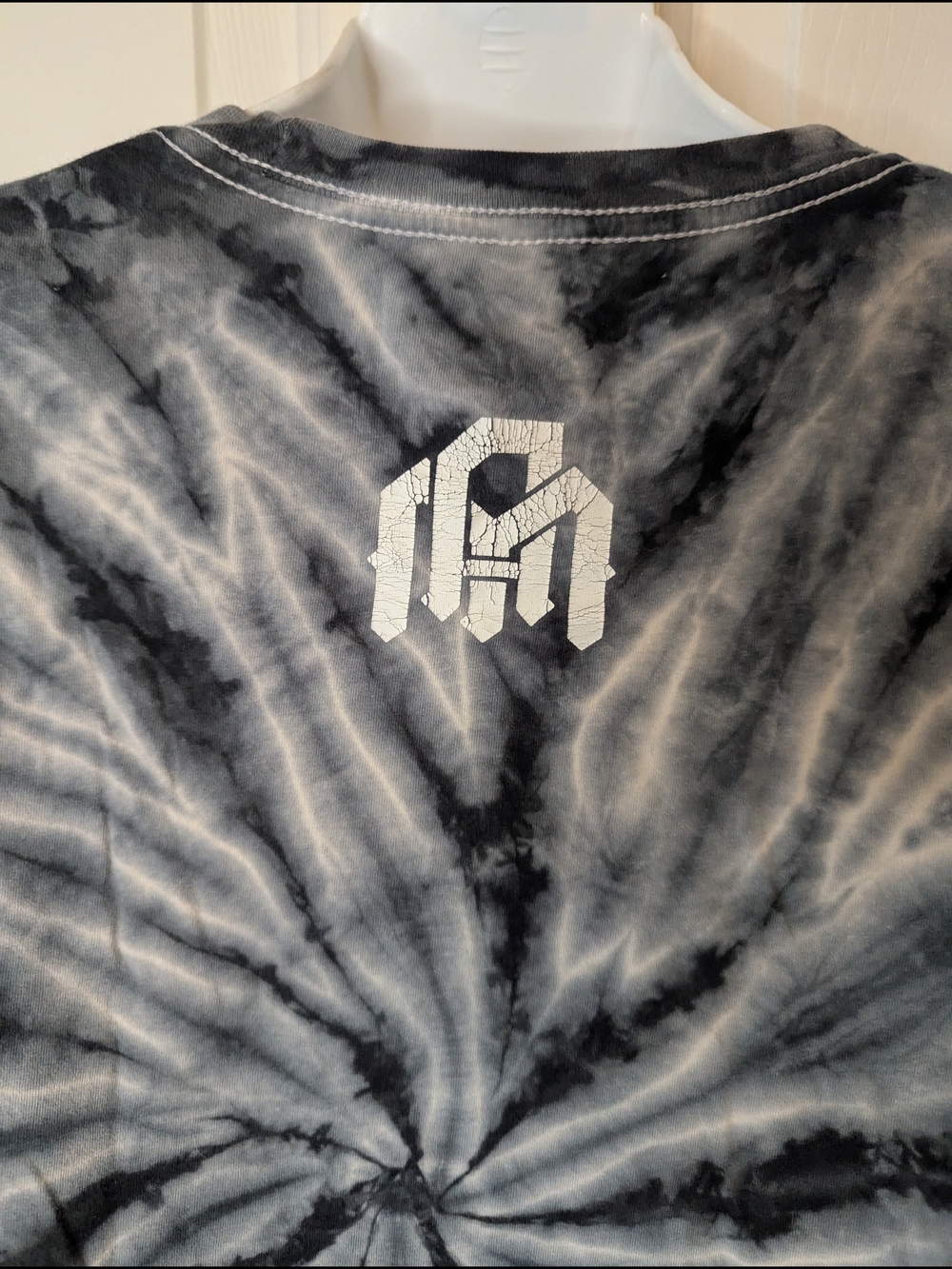 INTO THE AM Graphic Tee Mens Medium M Cosmic Balance Celestial Yin Yang Tie Dye - Picture 4 of 10